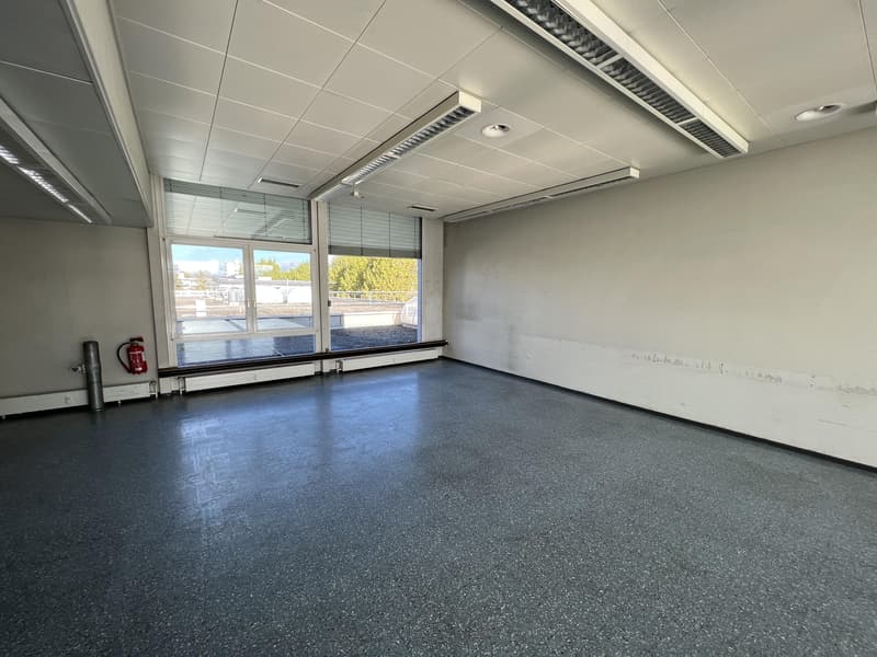 Espace commercial central à louer (4)