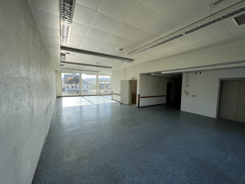 Espace commercial central à louer (10)