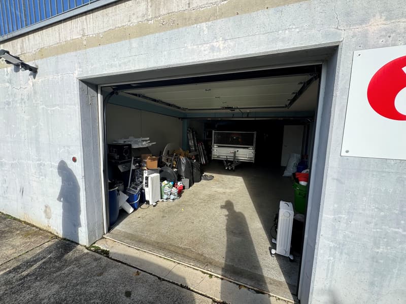 Entrepôt/Garage à Berg à louer (3)