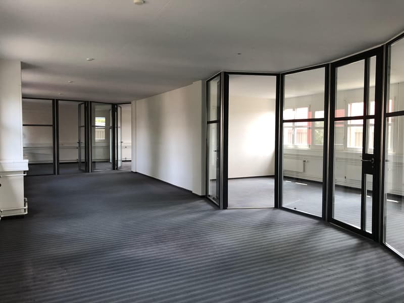 Espace de bureau et commercial exclusif à louer (3)