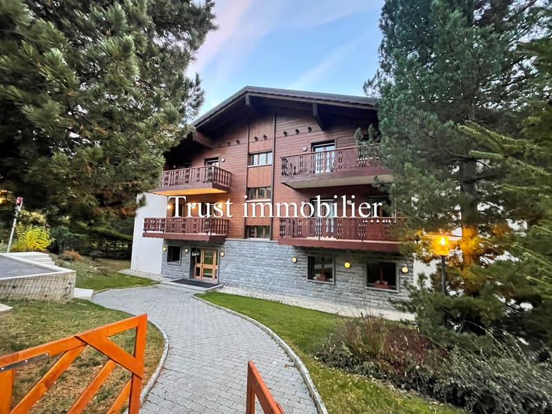 4027L. Bel appartement  4.5 pcs à louer, centre de Crans (9)