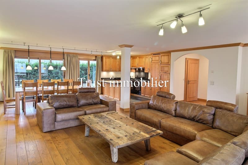 5003. Double appartement en RdC au centre de Crans (11)