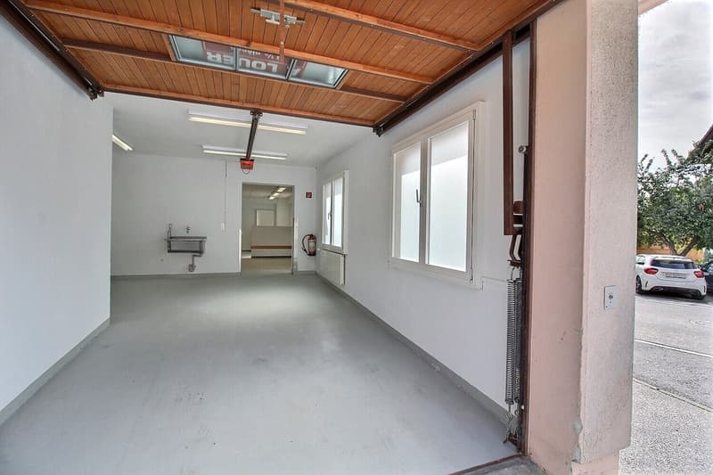 7003. Commercial / Offices in the center Chermignon d'en Haut (7)