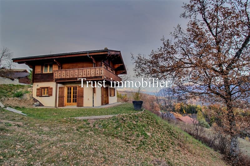 Vue splendide et charme garantis pour ce Chalet rénové (1)