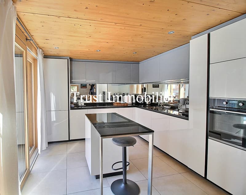 1.6004L.Superbe Chalet à louer au Centre de Crans (4)