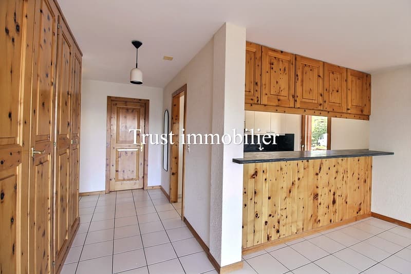 3010. EXCLUSIVITE. Appartement traversant dans jolie résidence (6)