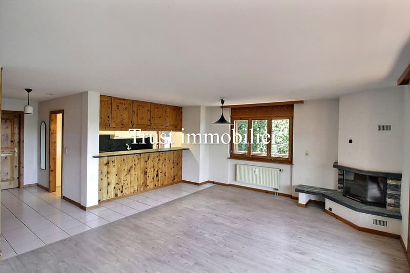 3010. EXCLUSIVITE. Appartement traversant dans jolie résidence (4)