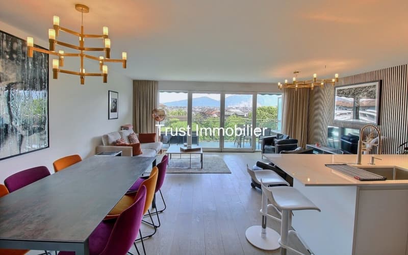 4001. Duplex attique rénové avec vue panoramique - Immeuble moderne (1)
