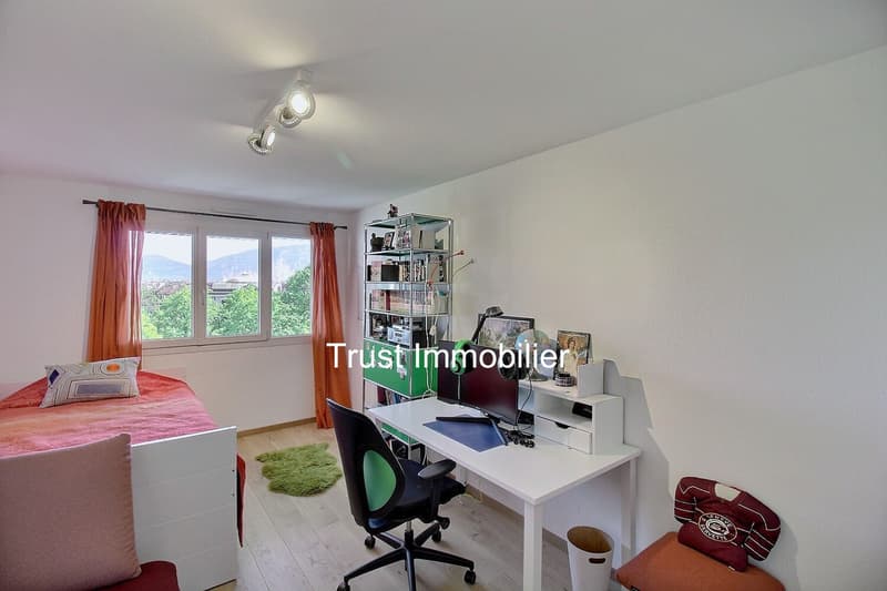 4001. Duplex attique rénové avec vue panoramique - Immeuble moderne (7)