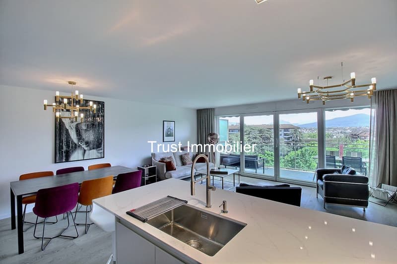 4001. Duplex attique rénové avec vue panoramique - Immeuble moderne (4)