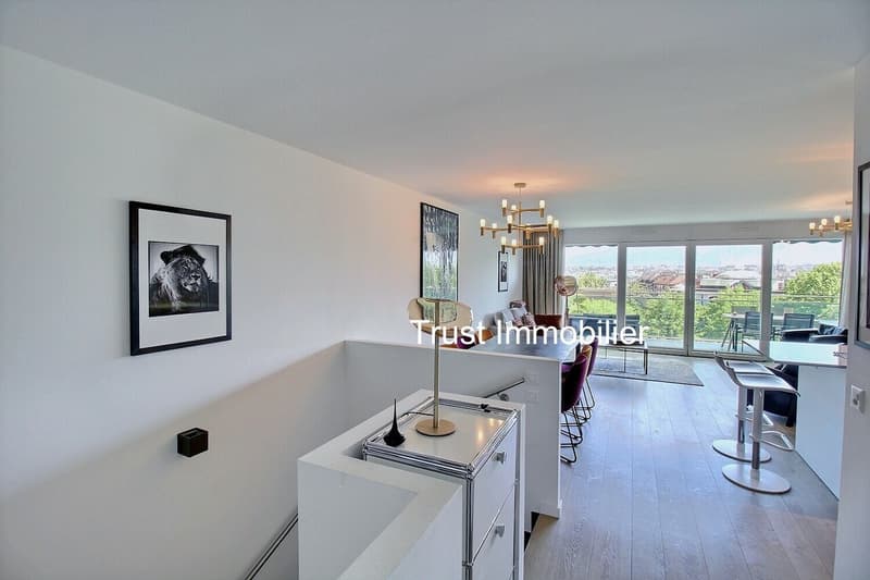 4001. Duplex attique rénové avec vue panoramique - Immeuble moderne (5)