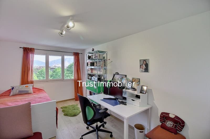 4001. Duplex attique rénové avec vue panoramique - Immeuble moderne (7)