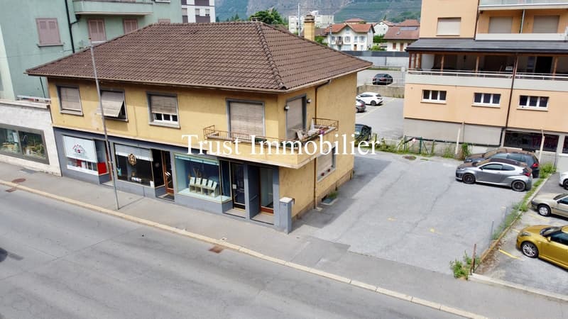 6009M-Saxon-Immeuble de rendement d'exception au centre (1)