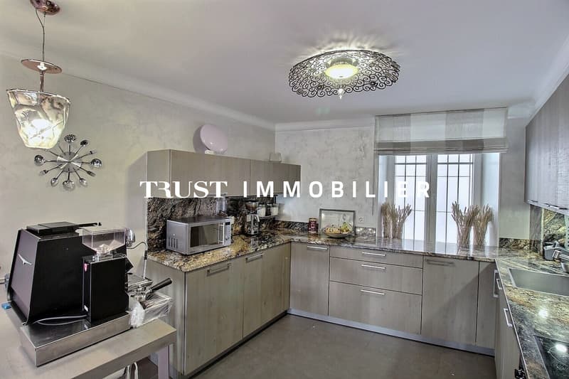4002.EG Appartement moderne au centre de Montreux, vue lac (8)