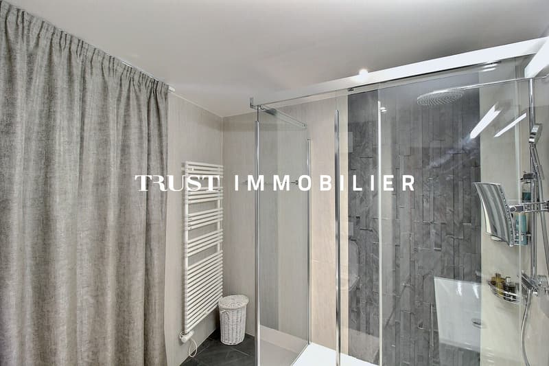 4002.EG Appartement moderne au centre de Montreux, vue lac (10)