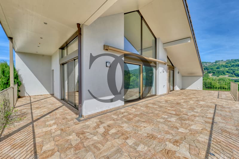 Magnifique villa moderne avec terrasses privatives et jardin (2)