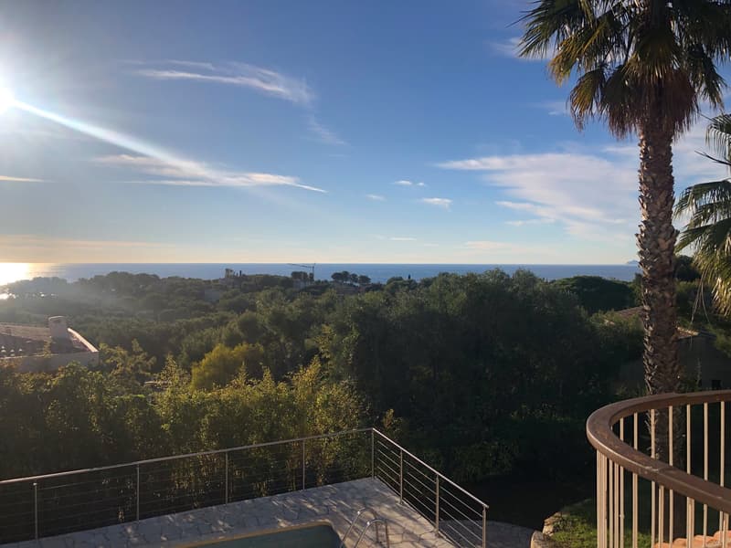 PROCHE BANDOL LOUE VILLA BORD DE MER A LA SEMAINE DOMAINE PRIVE AVEC PISCINE (4)