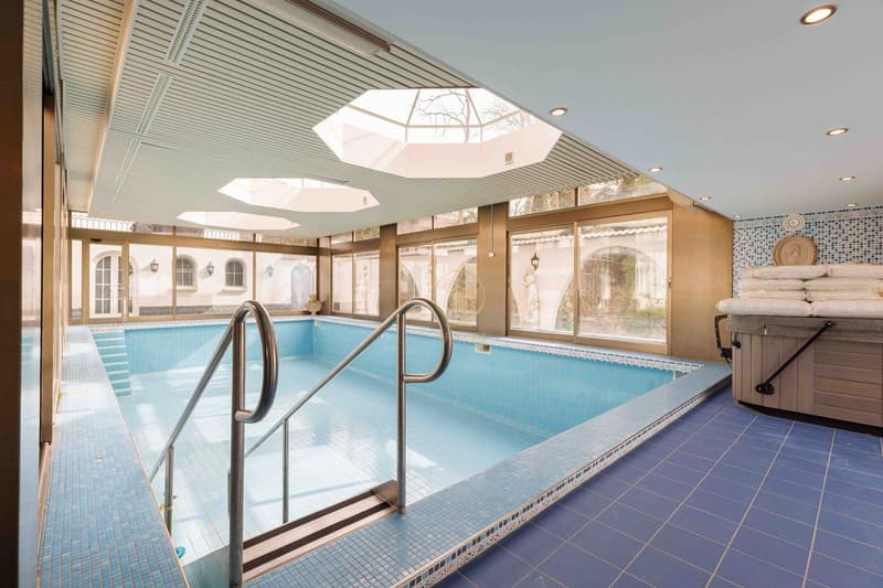 CROIX-SUR-LUTRY, superb master villa with 2810 m² of land and breathtaking views of the lake! (4)