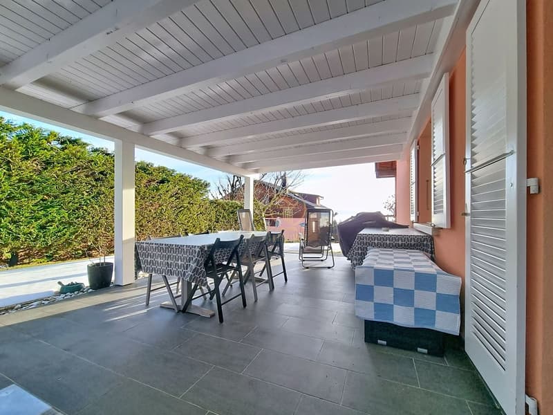 Exclusivity! ARZIER-LE-MUIDS - magnificent semi-detached villa with 6.5 rooms - Negotiable price. (5)