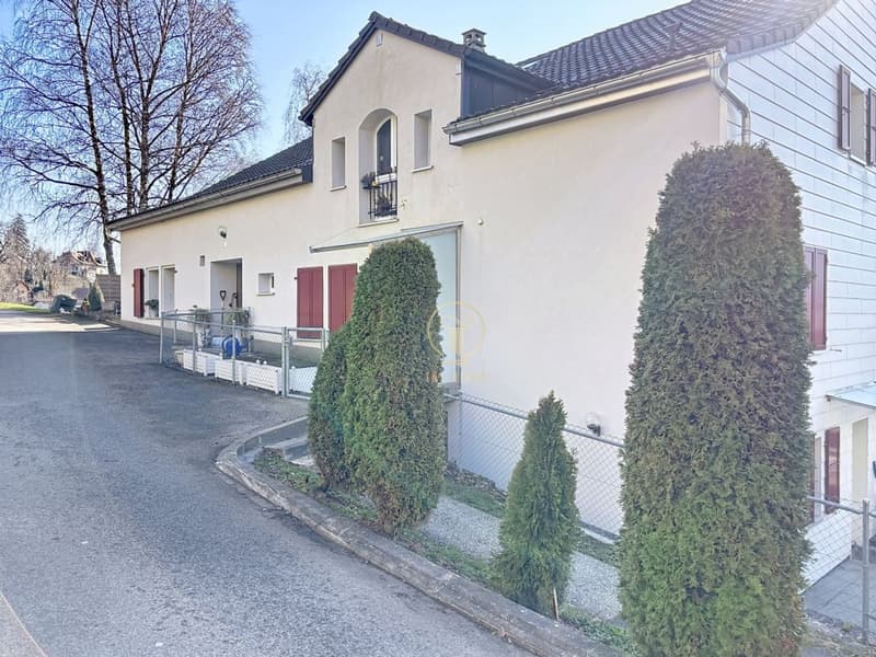 A BALLAIGUES - beautiful rental building with 5 apartments, 2 storage rooms and 9 parking spaces (3)