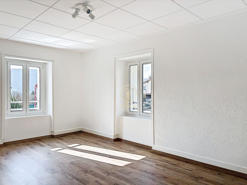 A BALLAIGUES - beautiful rental building with 5 apartments, 2 storage rooms and 9 parking spaces (7)