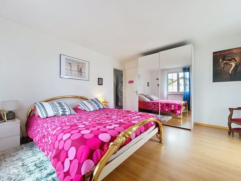 RENENS - Semi-detached villa with 5.5 rooms and large garden, not subject to a PPE. (9)