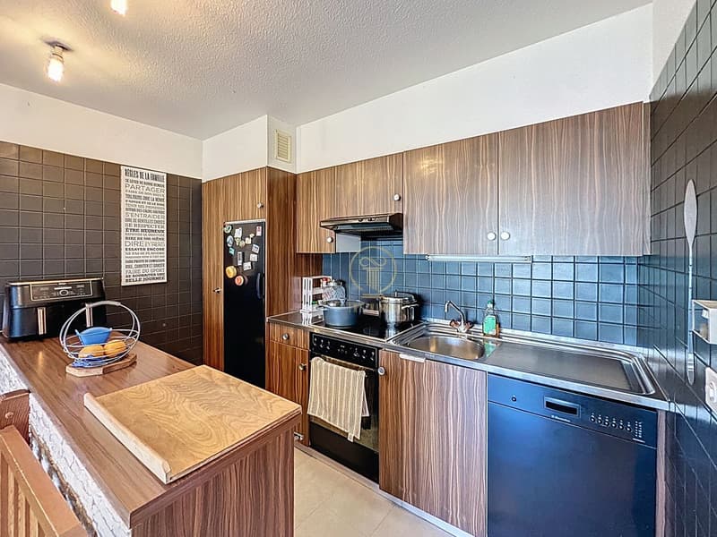 CONTHEY (VS) - 5.5-room apartment with character in a small PPE! (7)