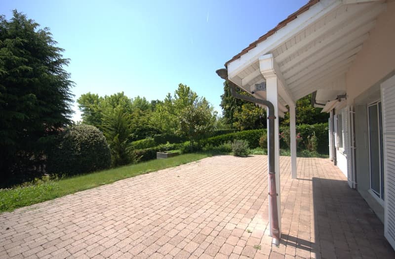 ZWEI VILLEN AM UFER DES GENFERSEES, MIT PRIVATEM ZUGANG ZUM SEE (11)