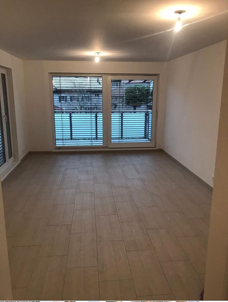 RENNAZ - Superbe appartement de 2.5 pièces au premier étage avec balcon à côté de l'hôpital. (2)