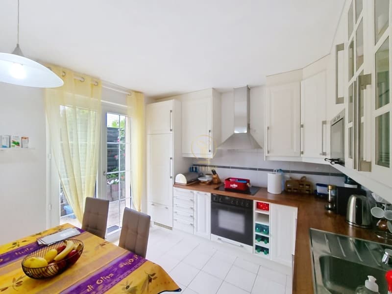 RENENS - Villa mitoyenne de 5.5 p. avec grand jardin. Pas inscrite dans une PPE. (7)