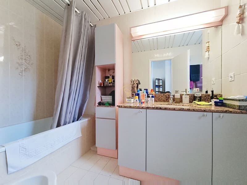 RENENS - Villa mitoyenne de 5.5 p. avec grand jardin. Pas inscrite dans une PPE. (12)