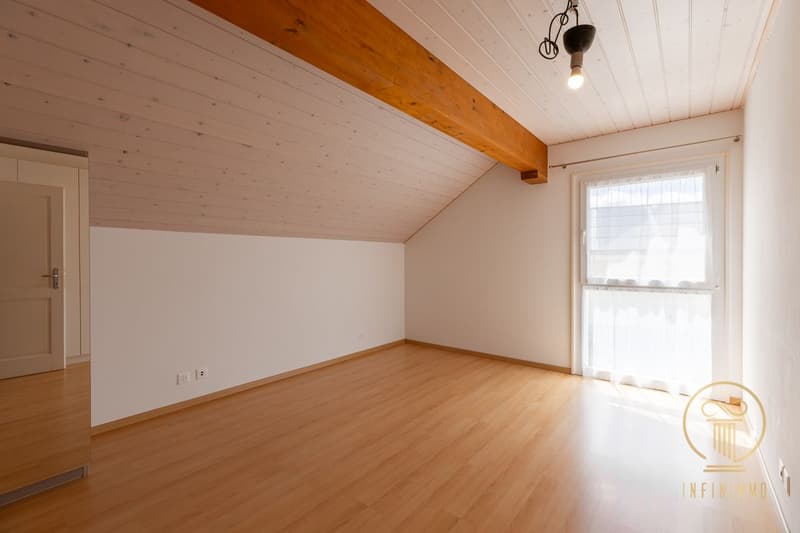 EXCLUSIVITE! ST-OYENS - jolie villa jumelle de 5.5 pièces dans un quartier calme et très agréable. (10)