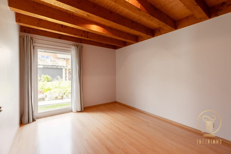EXCLUSIVITE! ST-OYENS - jolie villa jumelle de 5.5 pièces dans un quartier calme et très agréable. (7)