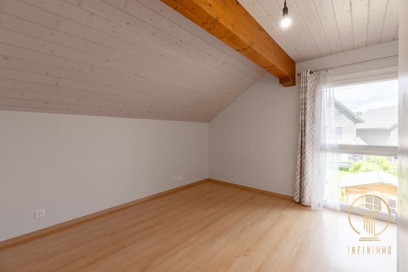 EXCLUSIVITE! ST-OYENS - jolie villa jumelle de 5.5 pièces dans un quartier calme et très agréable. (8)