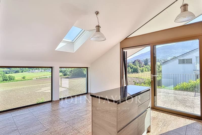 Contemporary Semi-Detached Villa, like new (13)