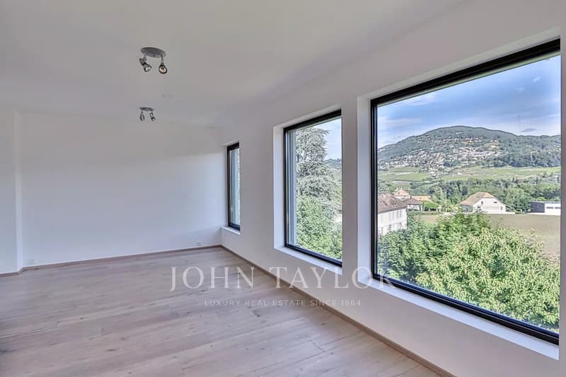 Contemporary Semi-Detached Villa, like new (5)