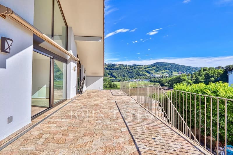 Contemporary Semi-Detached Villa, like new (11)