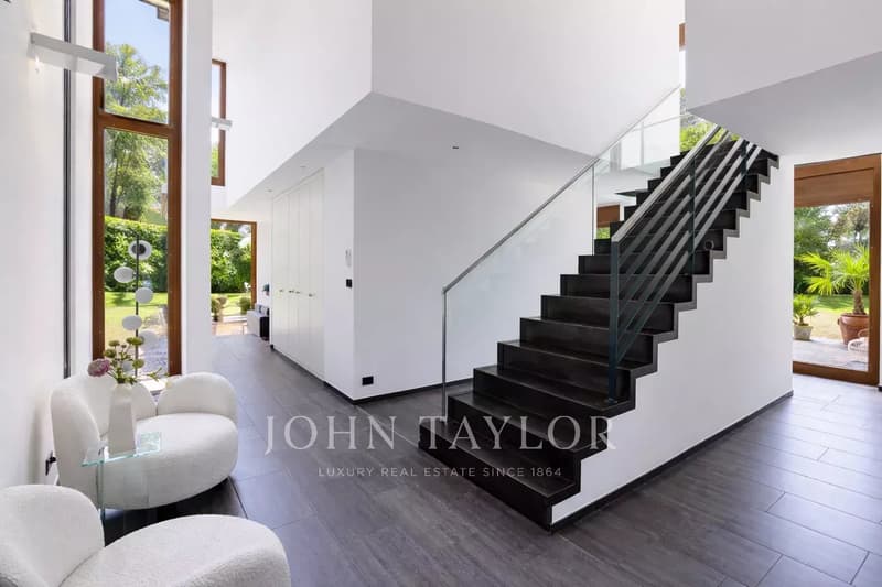 Magnificent fully renovated individual villa (4)