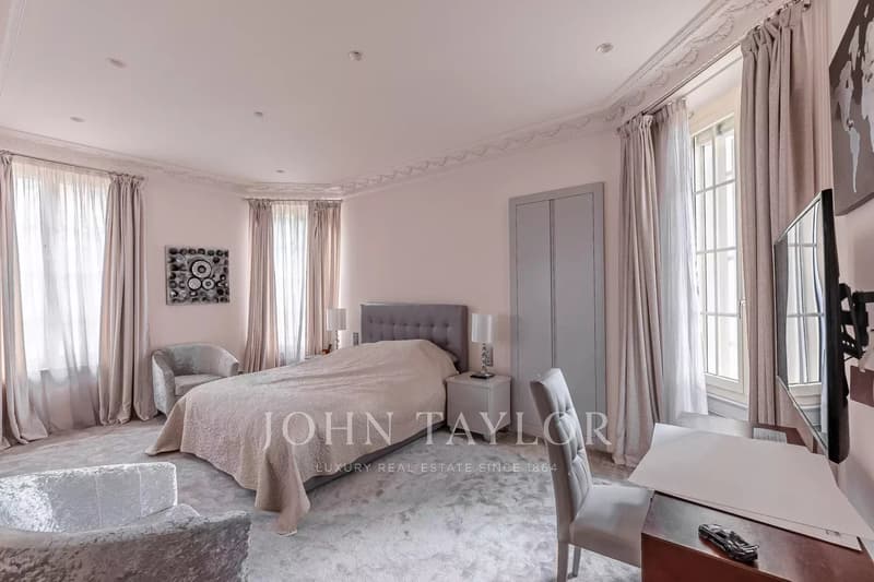 Luxurious apartment with spectacular views (9)