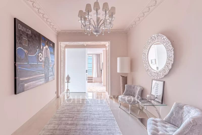 Luxurious apartment with spectacular views (8)