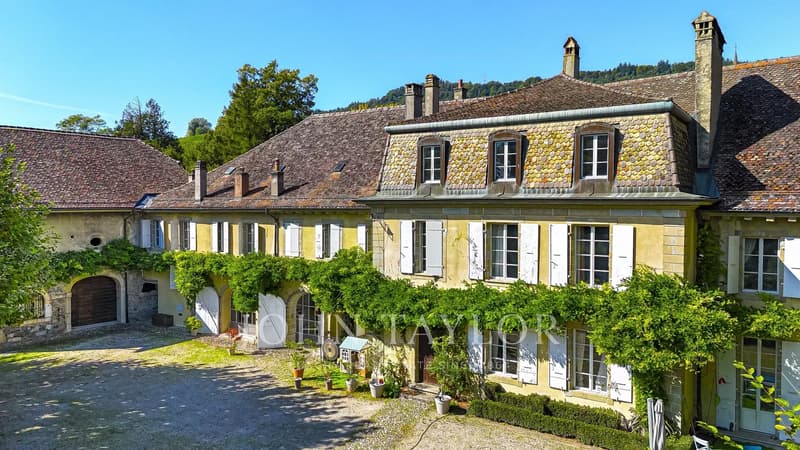 Magnificent estate with 18th-century manor house (1)