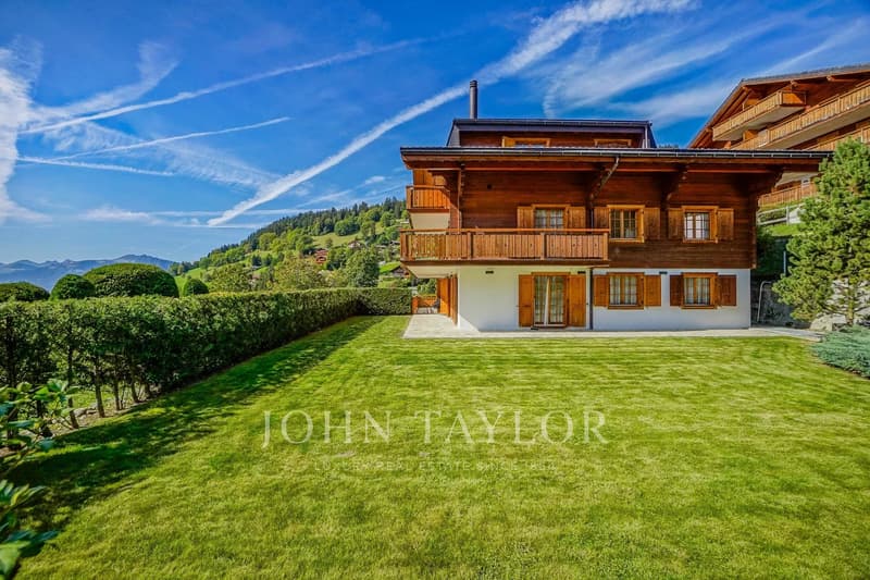 CO-EXCLUSIVITY! Fabulous family chalet with panoramic views of the mountains (4)