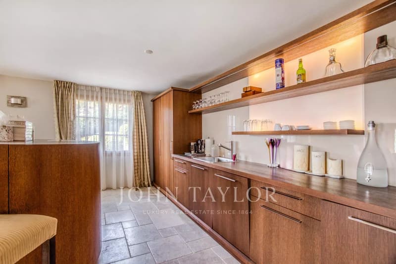 CO-EXCLUSIVITY! Fabulous family chalet with panoramic views of the mountains (13)