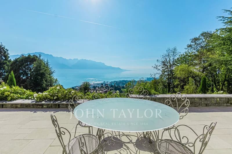 SPECTACULAR! Property with pool and panoramic view (4)