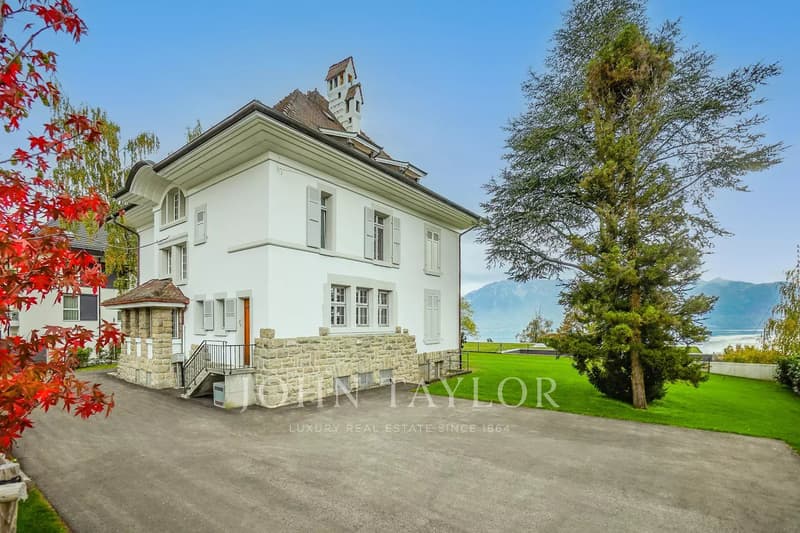 Master House with spectacular view of the lake (9)