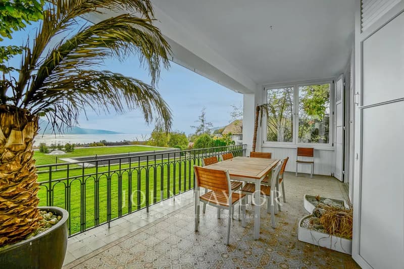 Master House with spectacular view of the lake (7)
