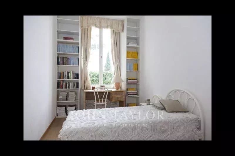 Beautiful property in a residential area (12)