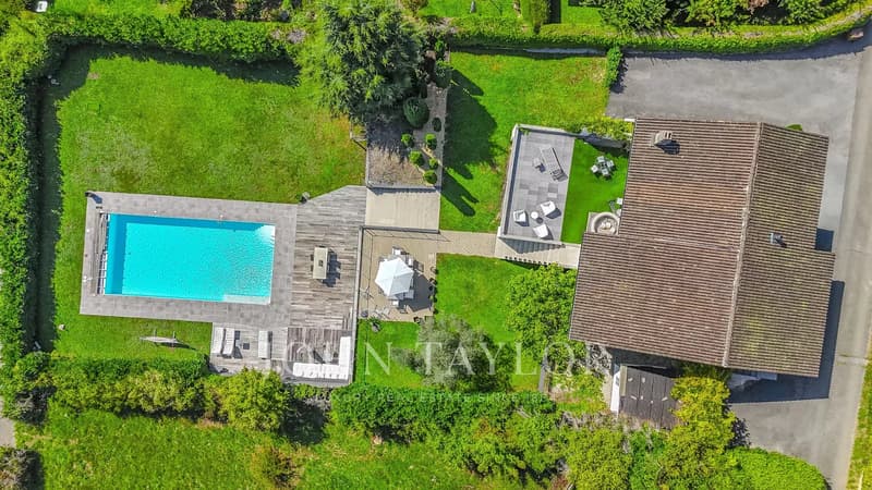 Dominant villa with unique panorama over the lake and the Alps (7)