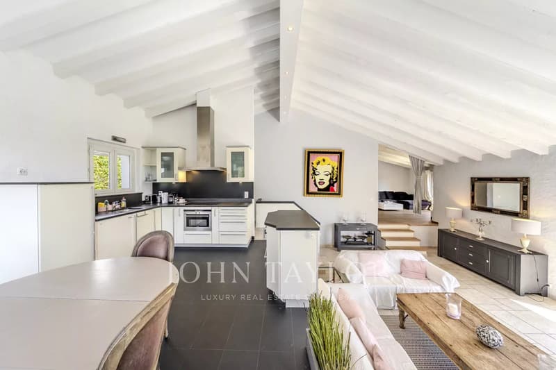 Dominant villa with unique panorama over the lake and the Alps (8)