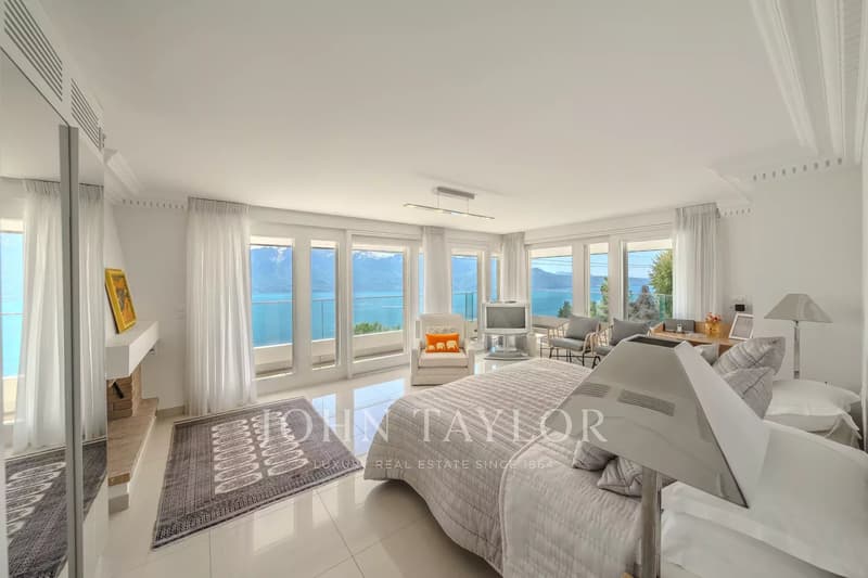 EXCLUSIVITY!! Spacious villa with spectacular panoramic view (8)